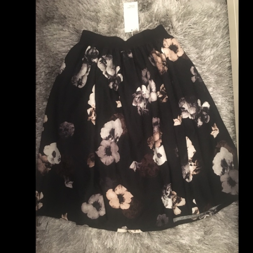 Lucy and co. Midi skirt tags still on